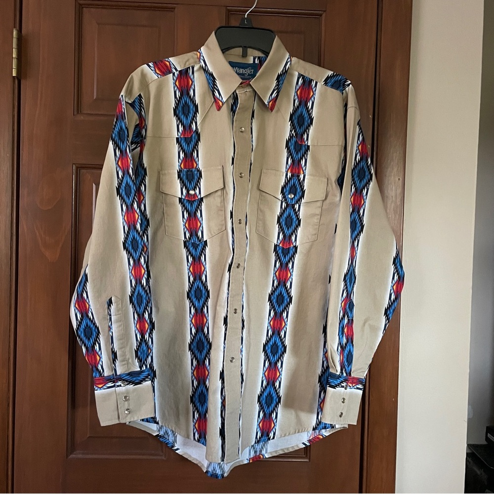 Wrangler Pearl Snap L/S Multi-Colored Aztec Shirt Size Medium